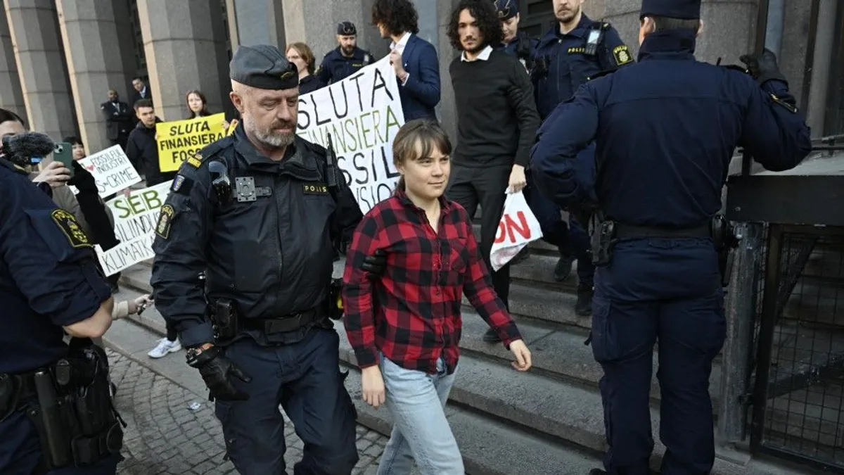Greta Thunberg Gáza felé tart: palesztin aktivistákkal demonstrál Izrael ellen