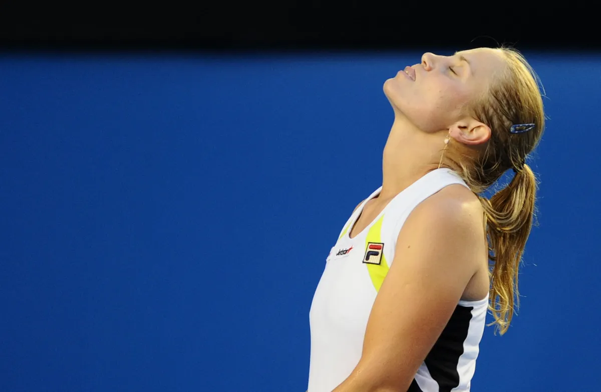 meghalt, apa, Jelena Dokic of Australia reacts to a missed shot during her loss to Marion Bartoli of France in their women's singles second round match on day four of the 2012 Australian Open tennis tournament in Melbourne on January 19, 2012. Bartoli won 6-3, 6-2.     IMAGE STRICTLY RESTRICTED TO EDITORIAL USE - STRICTLY NO COMMERCIAL USE      AFP PHOTO / NICOLAS ASFOURI (Photo by NICOLAS ASFOURI / AFP)