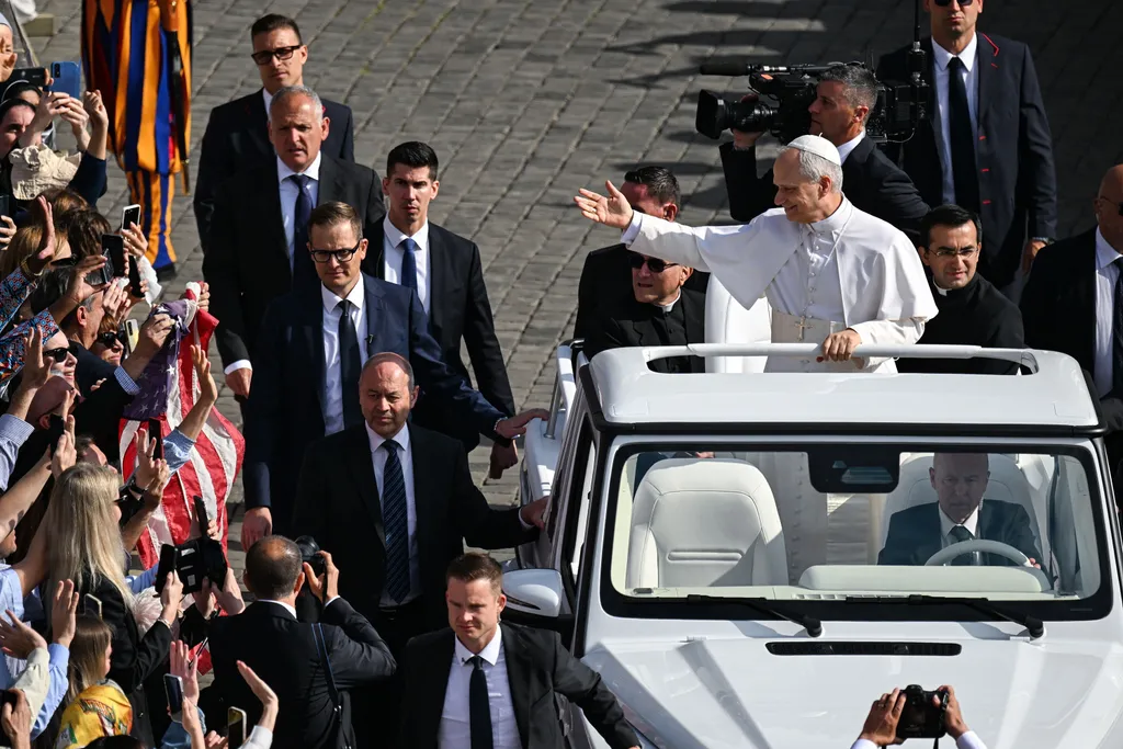 XIV. Leó pápa megkezdi péteri szolgálatát, XIV.Leópápa, 2025.05.18.