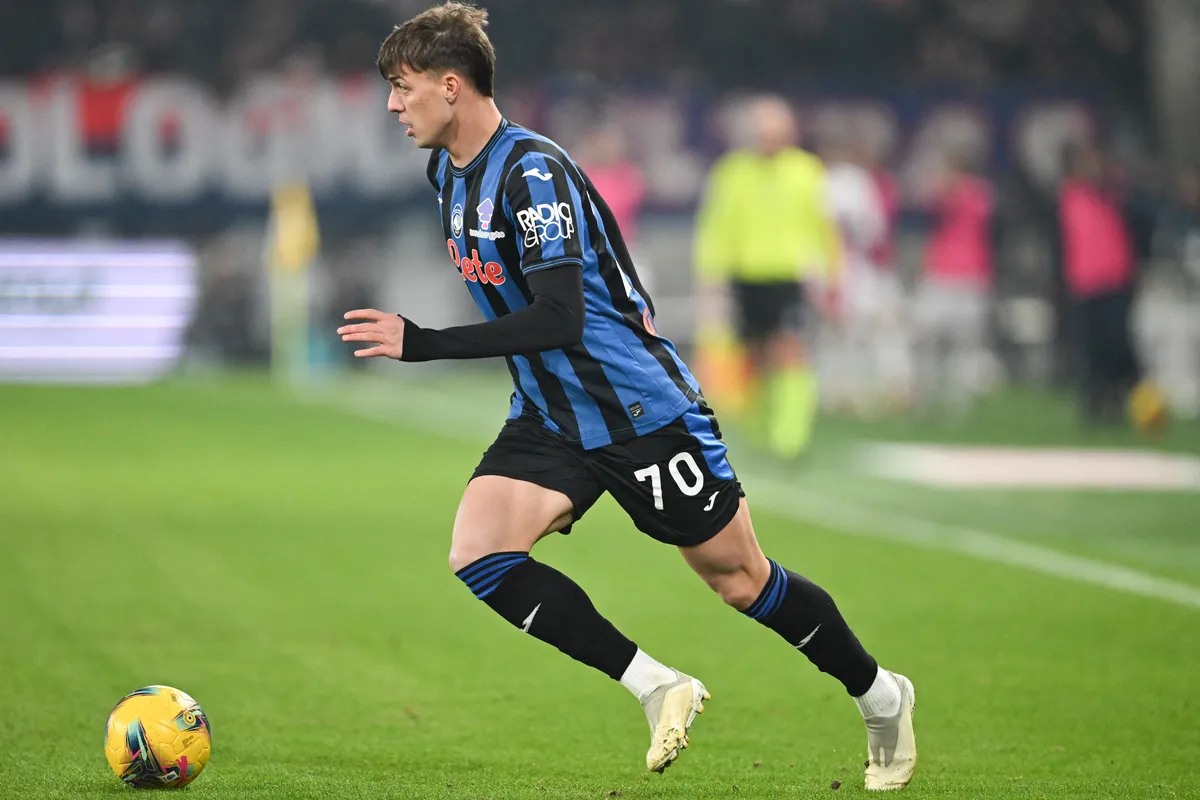 bombagól, Daniel Maldini of Atalanta BC is in action during the Coppa Italia quarter-finals match between Atalanta BC and Bologna FC in Bergamo, Italy, on February 4, 2025, at Gewiss Stadium. (Photo by Tiziano Ballabio/NurPhoto) (Photo by Tiziano Ballabio / NurPhoto / NurPhoto via AFP)