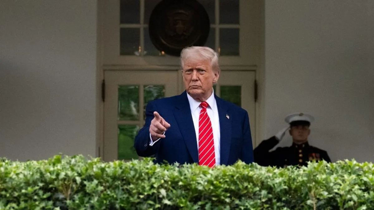 Donald Trump üzent az első amerikai pápának