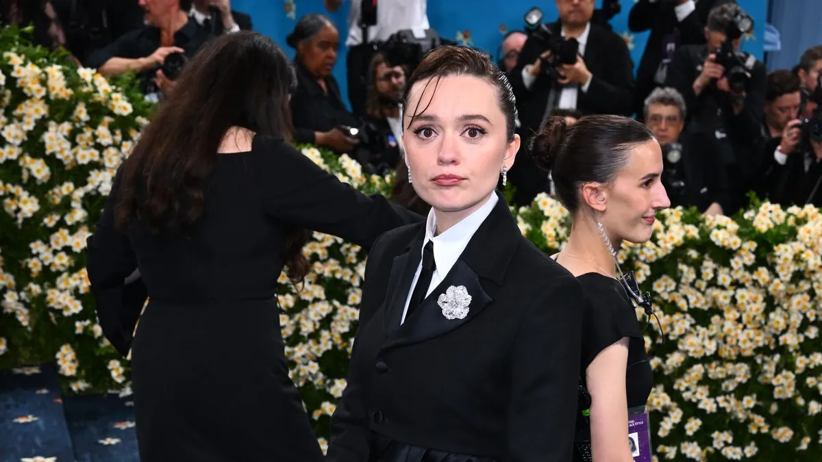 A Fehér Lótusz sokat bántott sztárjának elege lett: Túszul ejti Angelina Jolie-t