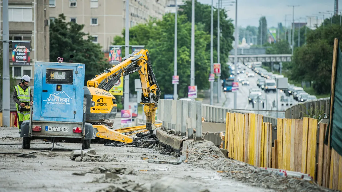 Súlyos hibákat tártak fel a Flórián téri hídon, jól halad a felújítás