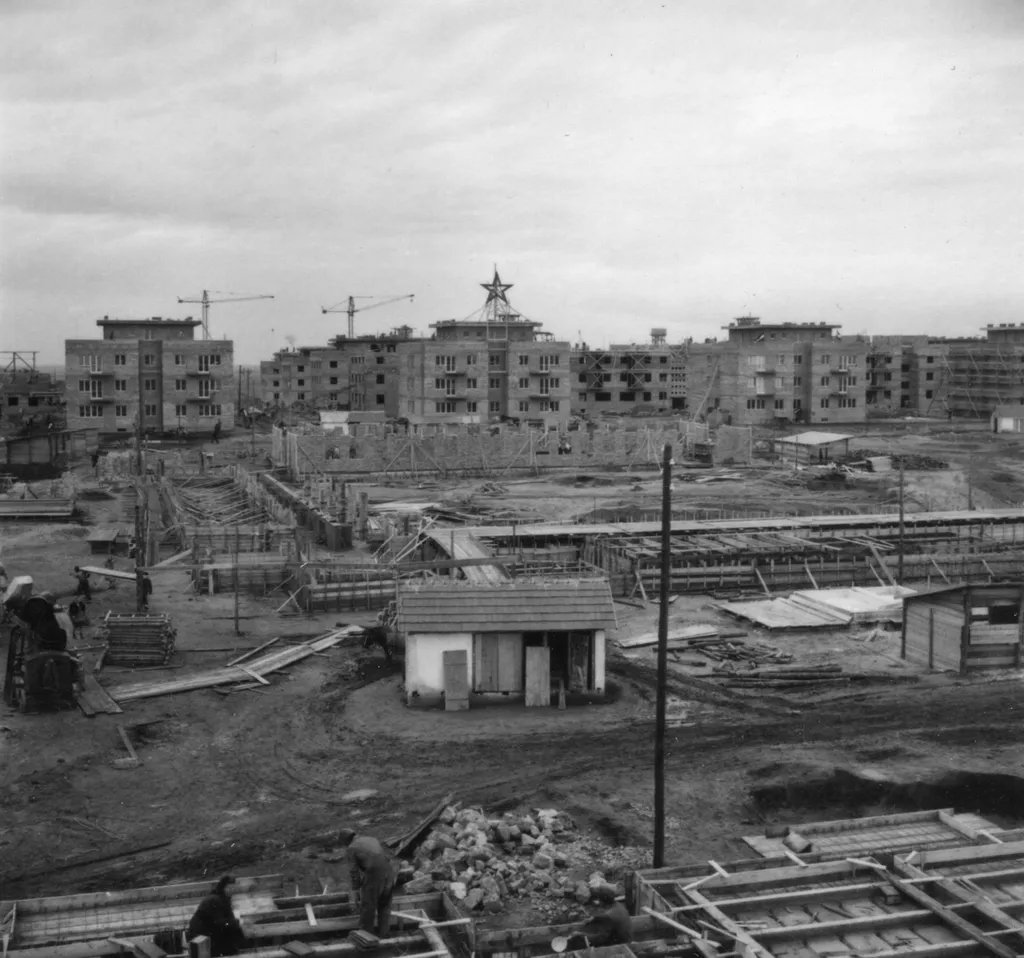 Magyarország, Dunaújváros építése, 1950