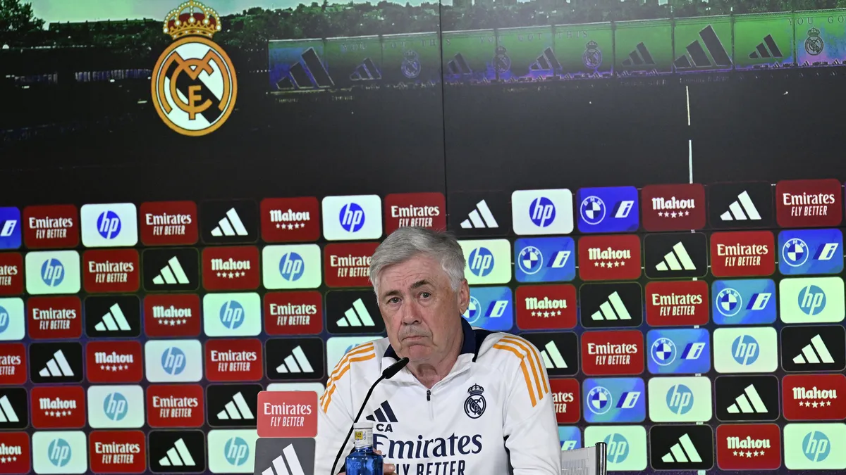 Ancelotti megerĹ‘sĂtette Xabi Alonso Madridba Ă©rkezĂ©sĂ©t, majd Ăłriási bejelentĂ©st tett