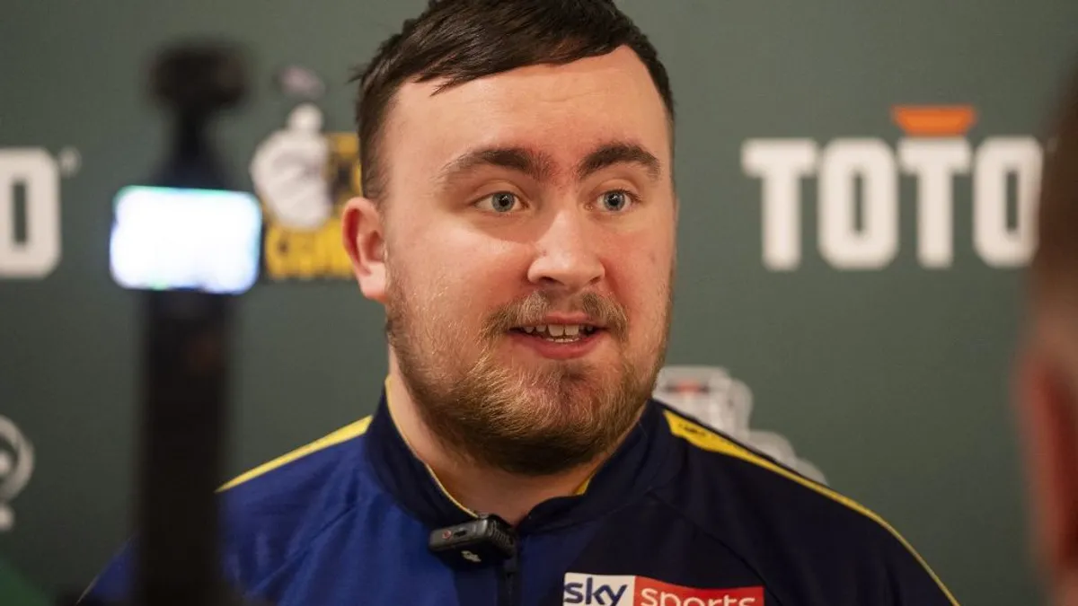 A darts-csillag tizenegyesgólja: Luke Littler újabb sportágban villantott – videó