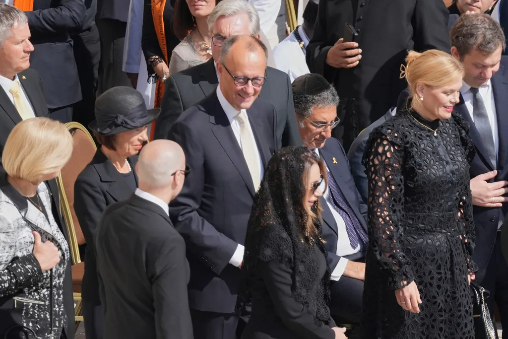 XIV. Leó pápa megkezdi péteri szolgálatát, XIV.Leópápa, 2025.05.18.