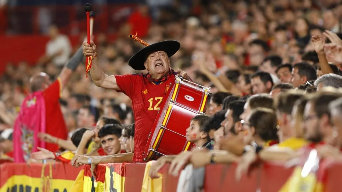 Meghalt a futballvilág leghĂresebb szurkolĂłja