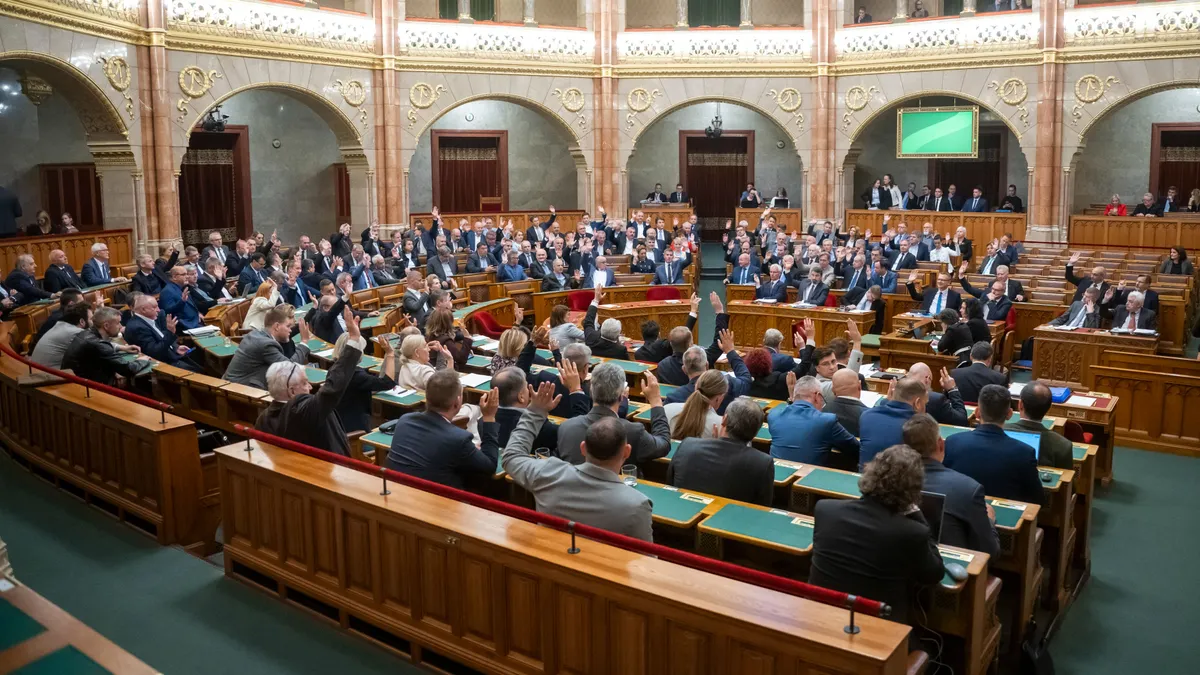 Elindult a 2026-os költsĂ©gvetĂ©s vitája – ezt ĂgĂ©ri a kormány