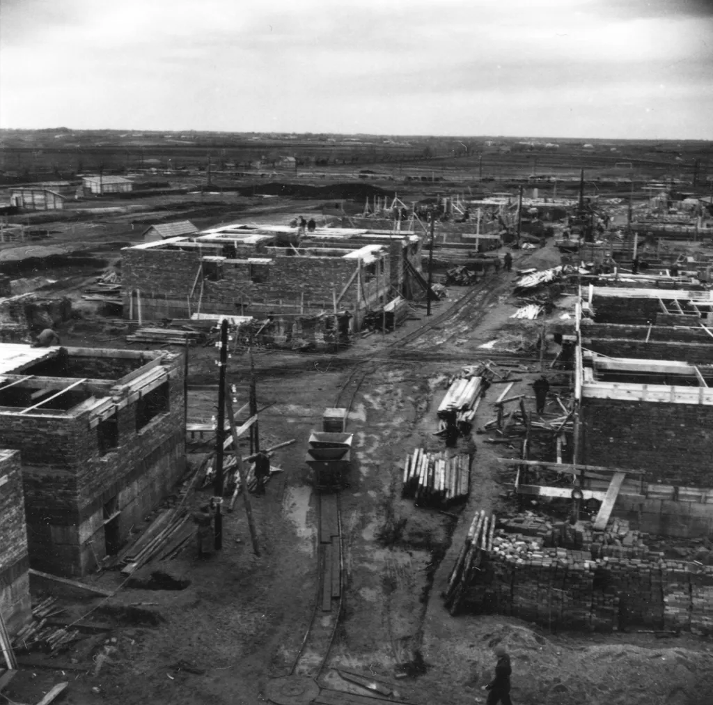 Magyarország, Dunaújváros építése, 1950