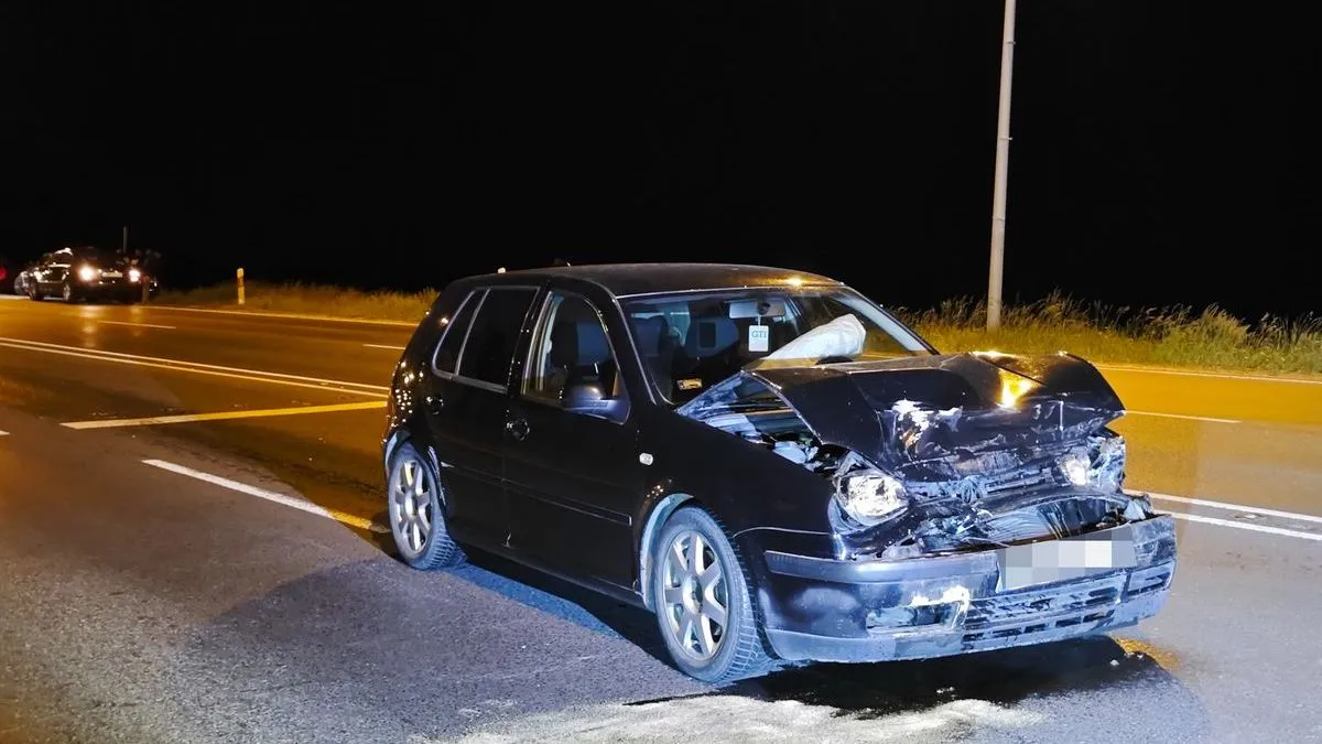 Képeken az autóbaleset utáni roncs – így néz ki a totálkárosra tört Volkswagen