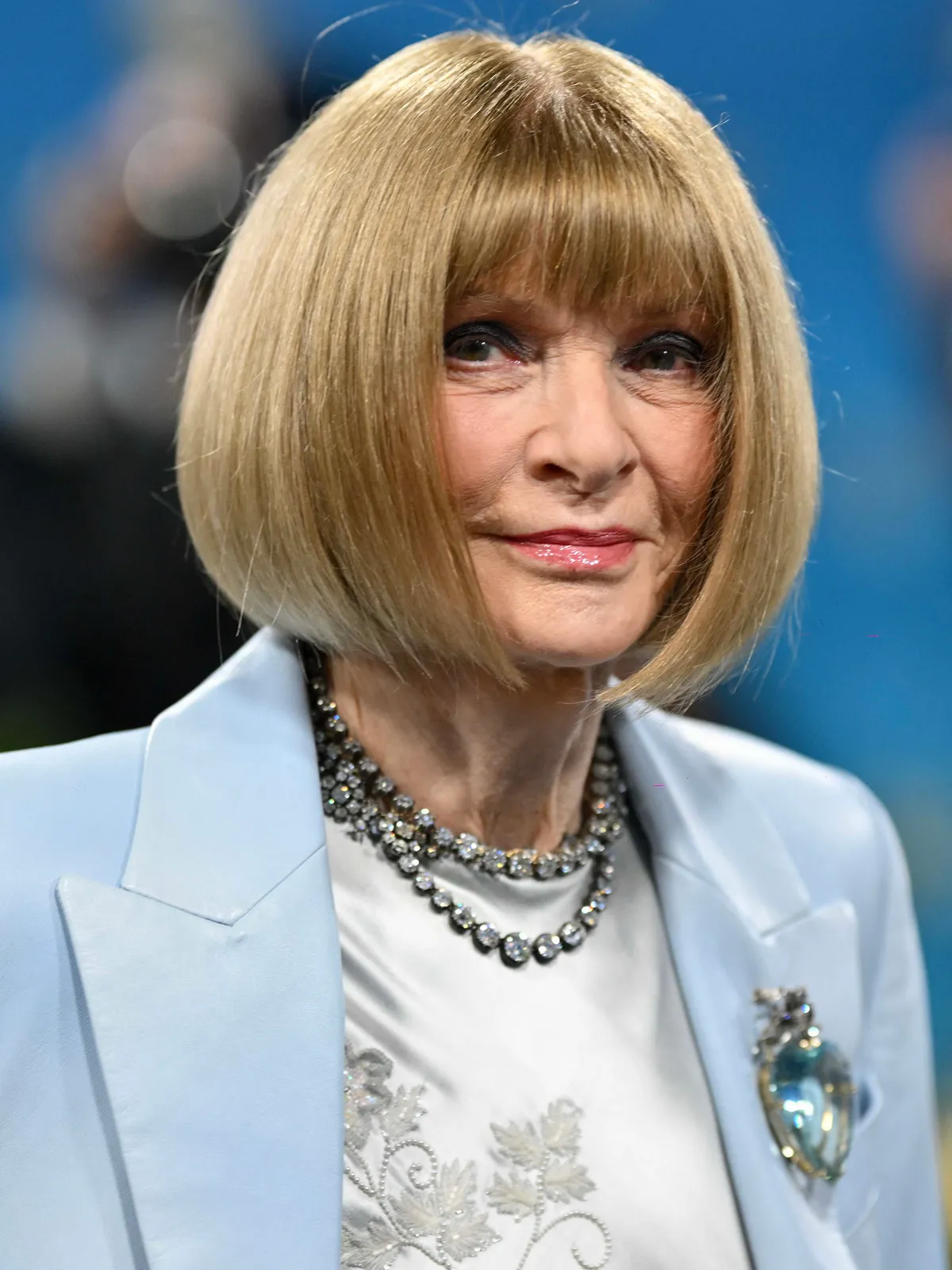 kínos divatbaki, MET, Anna Wintour, Vogue Editor-in-Chief Anna Wintour arrives for the 2025 Met Gala at the Metropolitan Museum of Art on May 5, 2025, in New York. The Gala raises money for the Metropolitan Museum of Art's Costume Institute. The 2025 Met Gala is themed "Tailored for You," aligning with the Costume Institute’s exhibition, "Superfine: Tailoring Black Style," set to open to the public on May 10. (Photo by Angela WEISS / AFP)