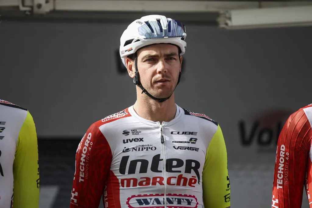Dion Smith, Giro, kecske