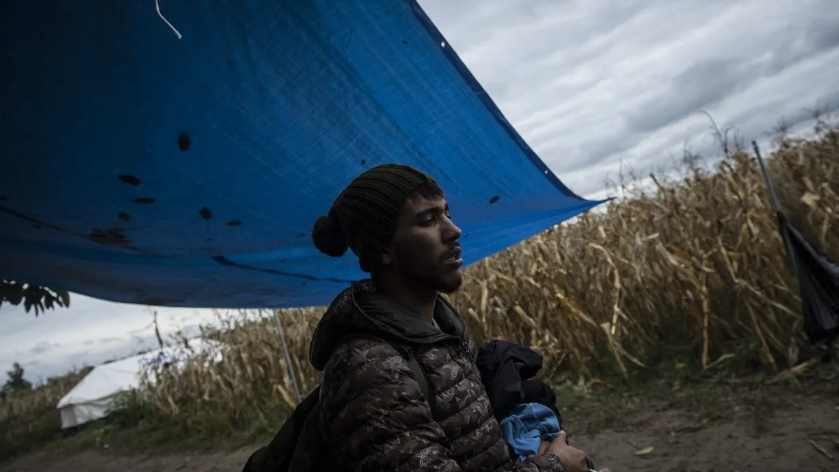 Migránsok tüzet nyitottak a rendőrökre Magyarország szomszédjában