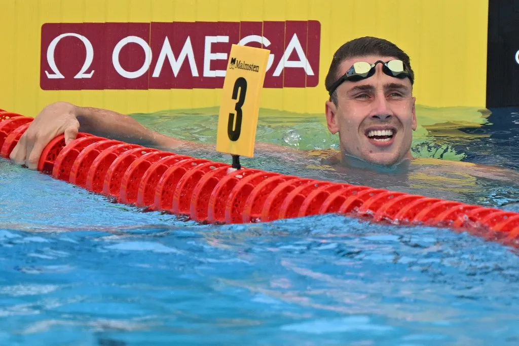 doppingolimpia Krisztian Gkolomeev reacts after winning the Swimming Men's 50m Freestyle Final during the LEN European Aquatics Championships, at the Milan Gale Muskatirovic sports centre in Belgrade, on June 23, 2024. (Photo by ANDREJ ISAKOVIC / AFP)