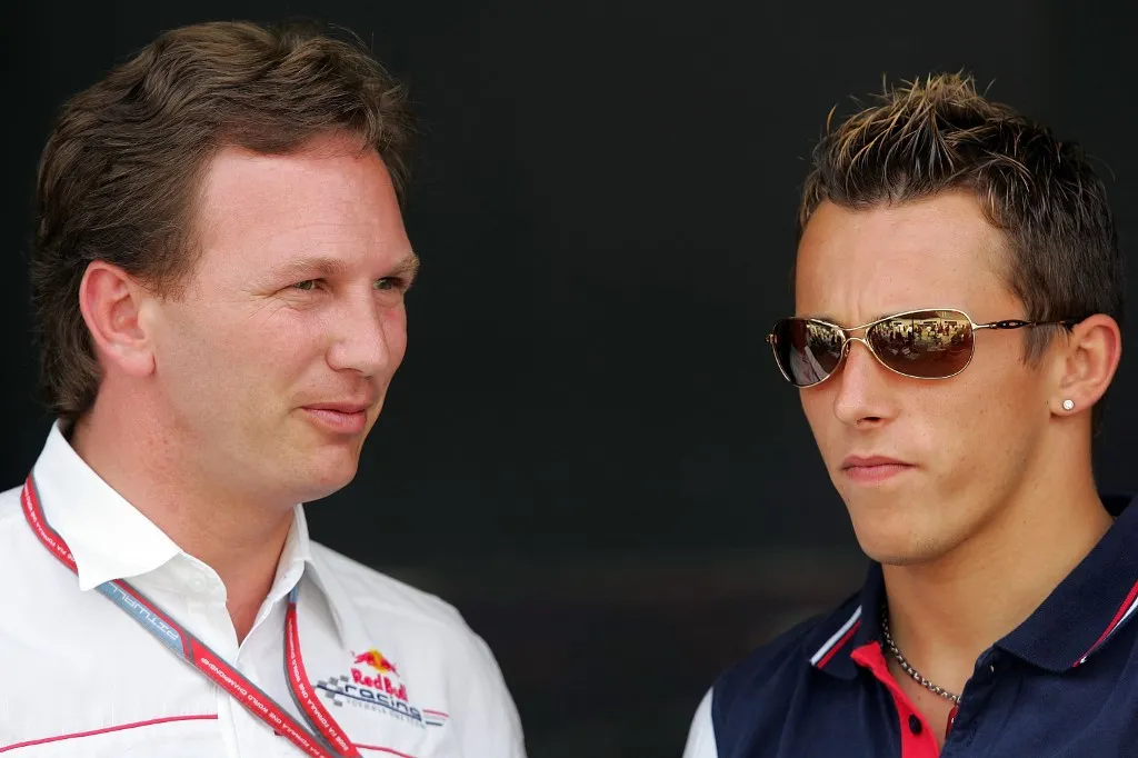 INDIANAPOLIS - JULY 02:  Christian Horner  talks with Christian Klien of Austria and Red Bull Racing during the Formula One United States Grand Prix at Indianapolis Motor Speedway on July 2, 2006 in Indianapolis, Indiana.  (Photo by Clive Rose/Getty Images) *** Local Caption *** Christian Horner;Christian Klien (Photo by Clive Rose / Getty Images North America / Getty Images via AFP)