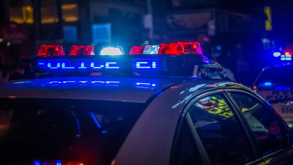 TömegverekedĂ©s miatt kellett leállĂtani a forgalmat egy kertvárosi rendezvĂ©nyen