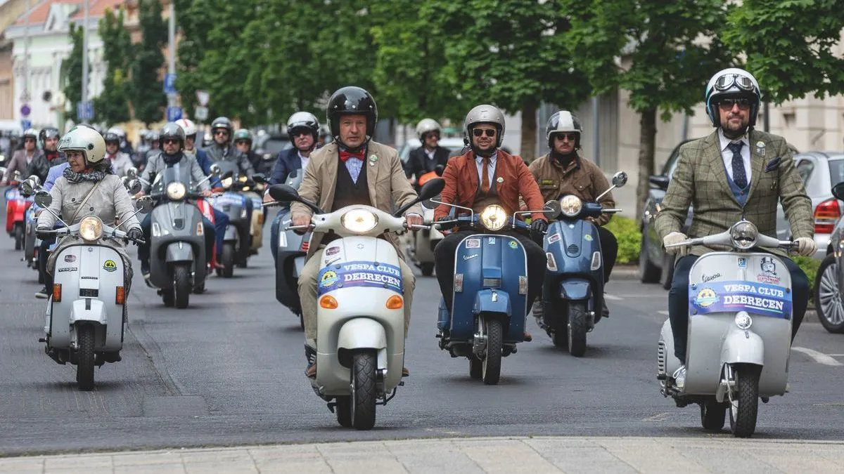 ZakĂł, csokornyakkendĆ, benzingĆz â szenzĂĄciĂłsra sikeredett a motoros urak felvonulĂĄsa