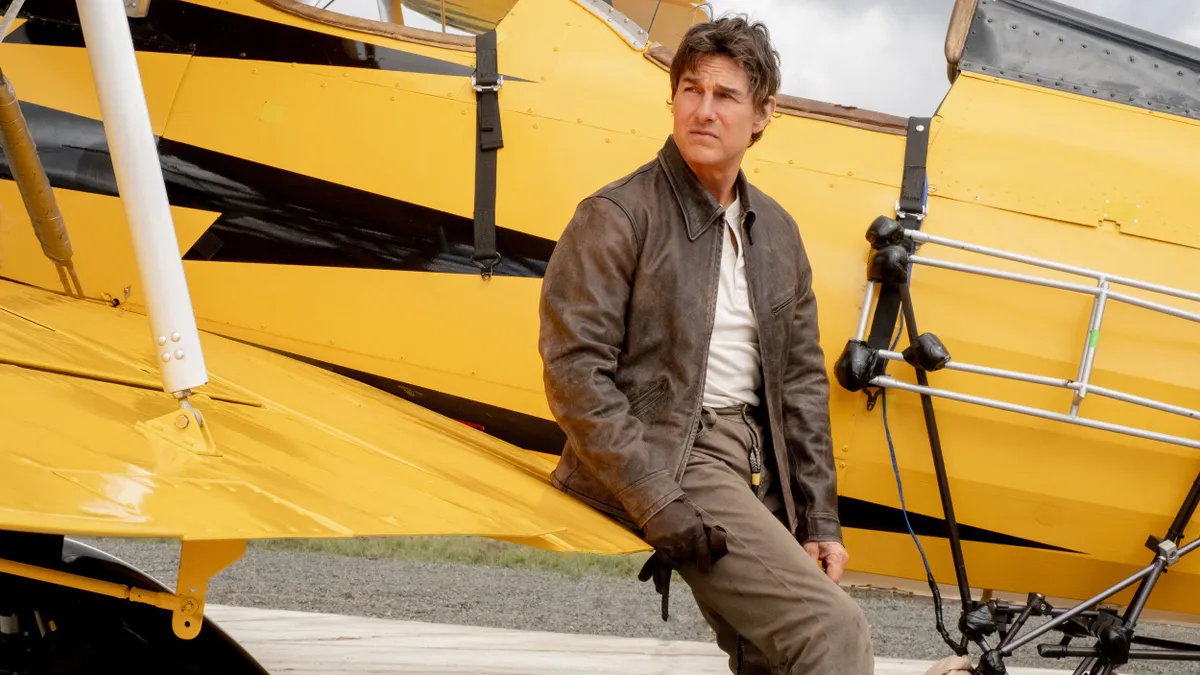 Tom Cruise-t egy cuki, kĂ©k űrkutya kĂĽldheti nyugdĂjba