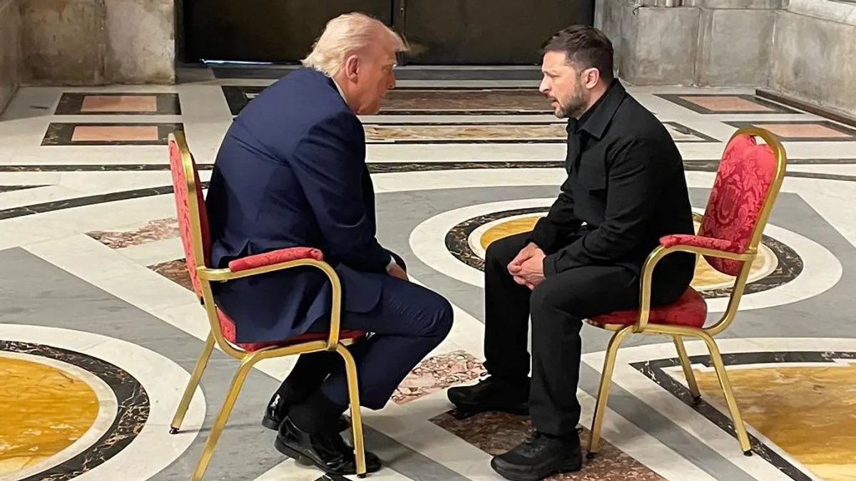 Donald Trump elárulta, miről beszélt Zelenszkijjel a Vatikánban