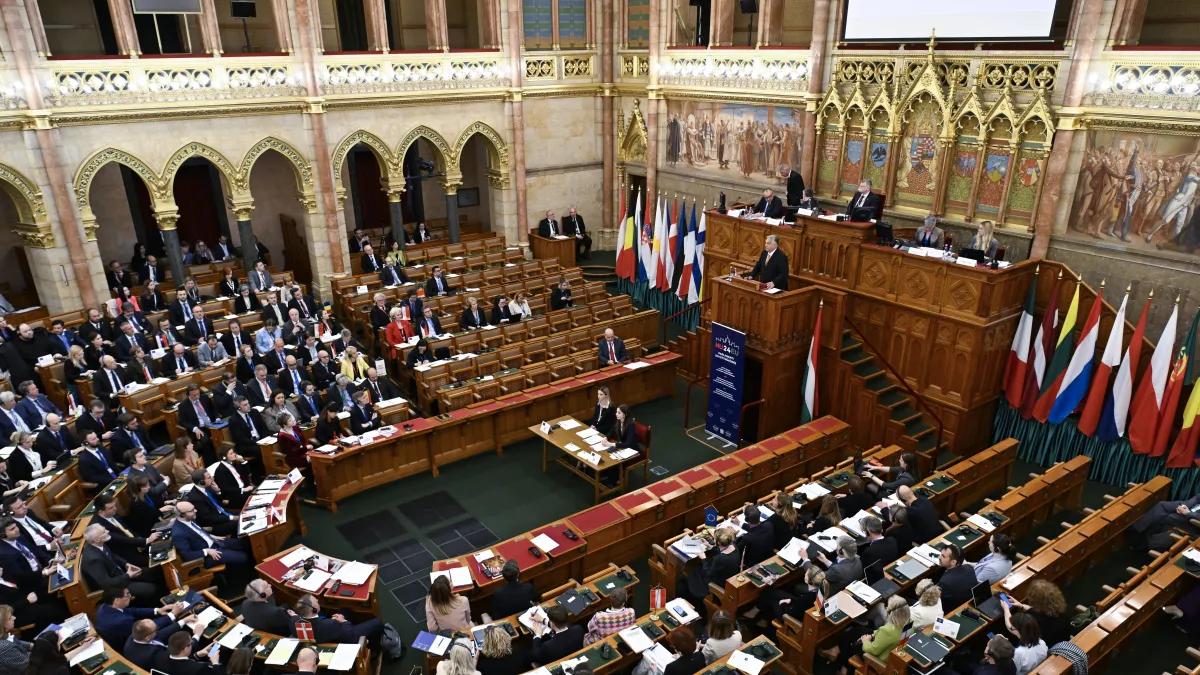 Egyre mélyebb válságban vannak a baloldali pártok