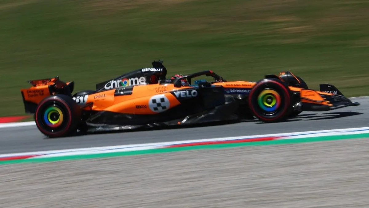 Ezredre azonos időt autózott Verstappen és legnagyobb riválisa