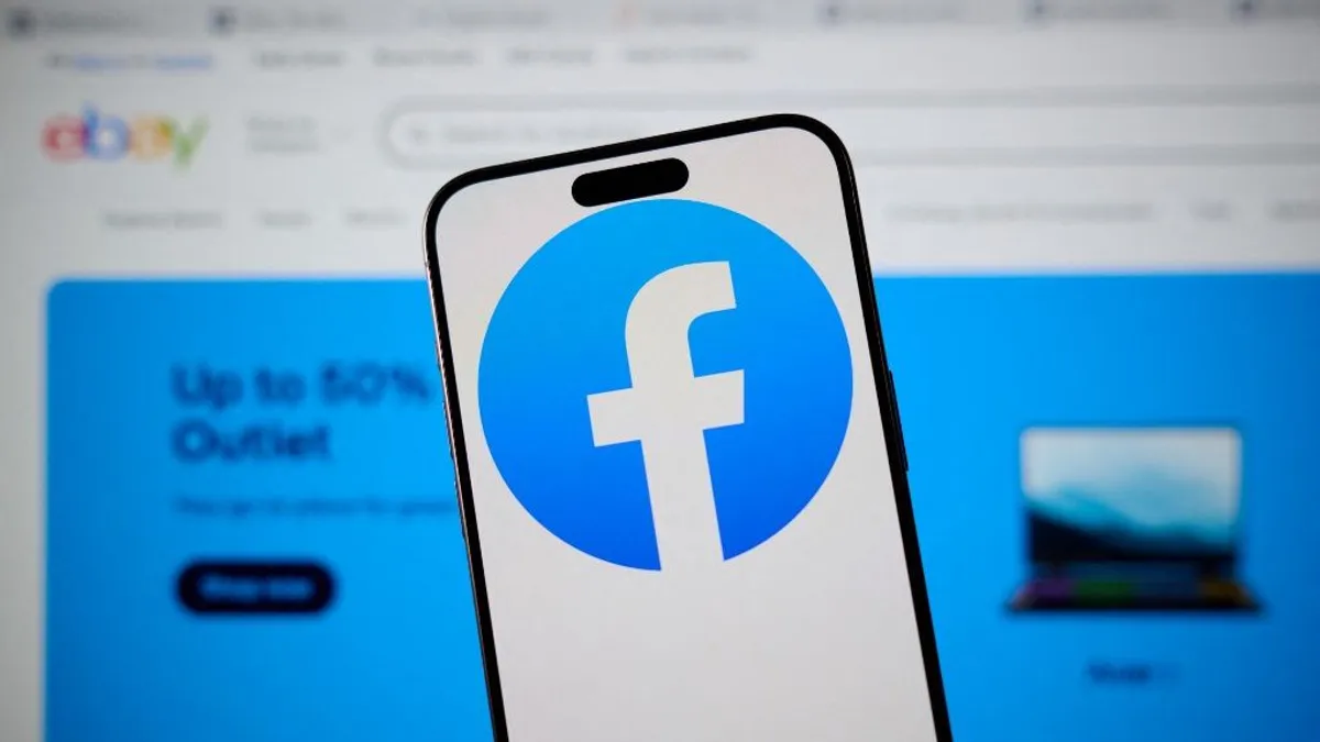 Lejárt, csomagolt ivóvíz és még sok más finomság - ezek a legfurcsább Facebook Marketplace hirdetések
