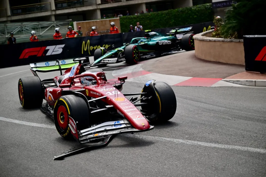 Ferrari Monegasque driver Charles Leclerc drives with a damaged front wing during the first practice session for the Formula One Monaco Grand Prix at the Circuit de Monaco, on May 23, 2025, two days ahead of the race. (Photo by Andrej ISAKOVIC / AFP) forma-1