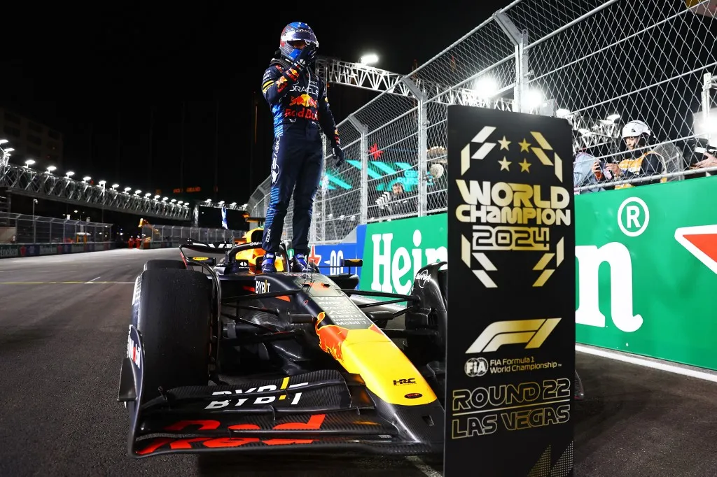 LAS VEGAS, NEVADA - NOVEMBER 23: 2024 F1 World Drivers Champion Max Verstappen of the Netherlands and Oracle Red Bull Racing celebrates in parc ferme during the F1 Grand Prix of Las Vegas at Las Vegas Strip Circuit on November 23, 2024 in Las Vegas, Nevada.   Mark Thompson/Getty Images/AFP (Photo by Mark Thompson / GETTY IMAGES NORTH AMERICA / Getty Images via AFP)
