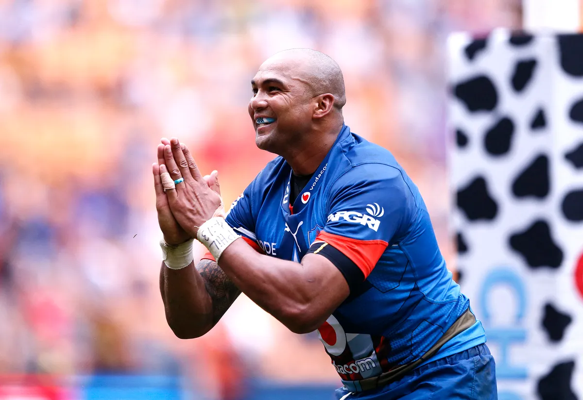 meghalt, Bulls' Cornal Hendricks celebrates after scoring a try during the Vodacom Superhero Sunday rugby union match between the Vodacom Bulls and the Emirates Lions at the FNB Stadium in Soweto on January 19, 2020. (Photo by PHILL MAGAKOE / AFP)