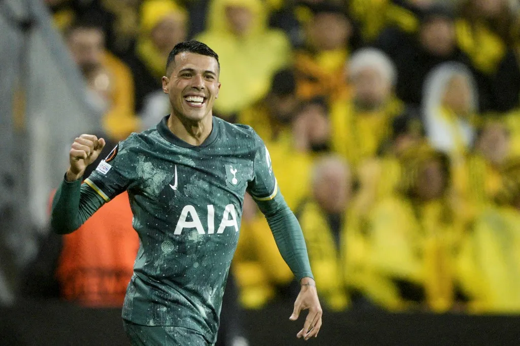 Tottenham Hotspur's Spanish defender #23 Pedro Porro celebrates scoring his team's second goal during the UEFA Europa League semi-final second leg football match between Bodoe/Glimt and Tottenham Hotspur in Bodoe, Norway on May 8, 2025. (Photo by Stian Lysberg Solum / NTB / AFP) / Norway OUT