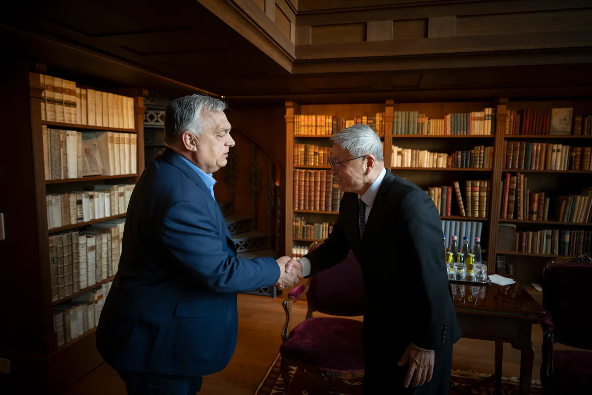 Orbán Viktor nemzetközi sztárprofesszorral tárgyalt, OrbánViktor, 2025.05.10.