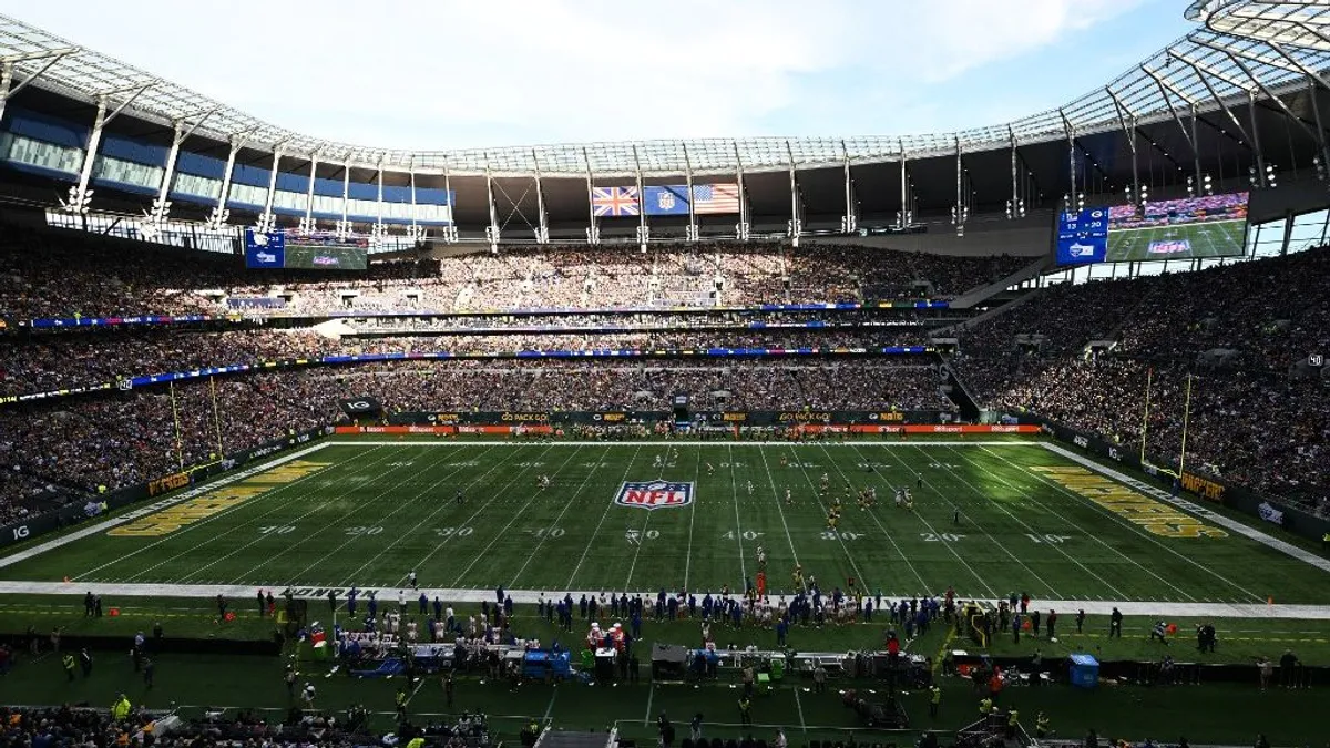 Minden eddiginél több meccset hoz Európába az NFL
