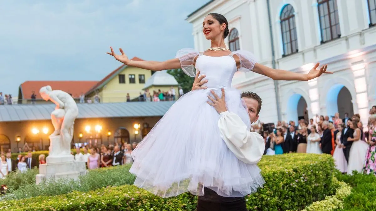 Ennyi a belépő a 200. Anna-bálra – brutális jegyárak