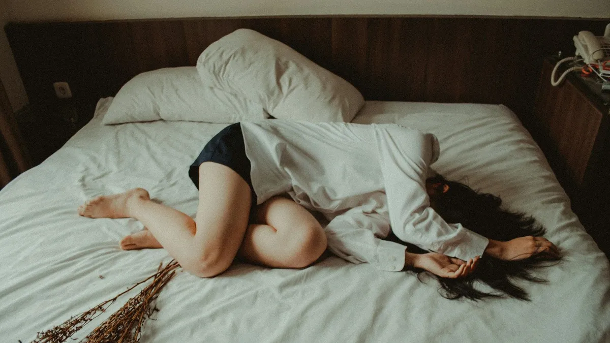 Menstruációs görcs: 5 életmentő tipp, hogy könnyebben átvészeld ezeket a napokat