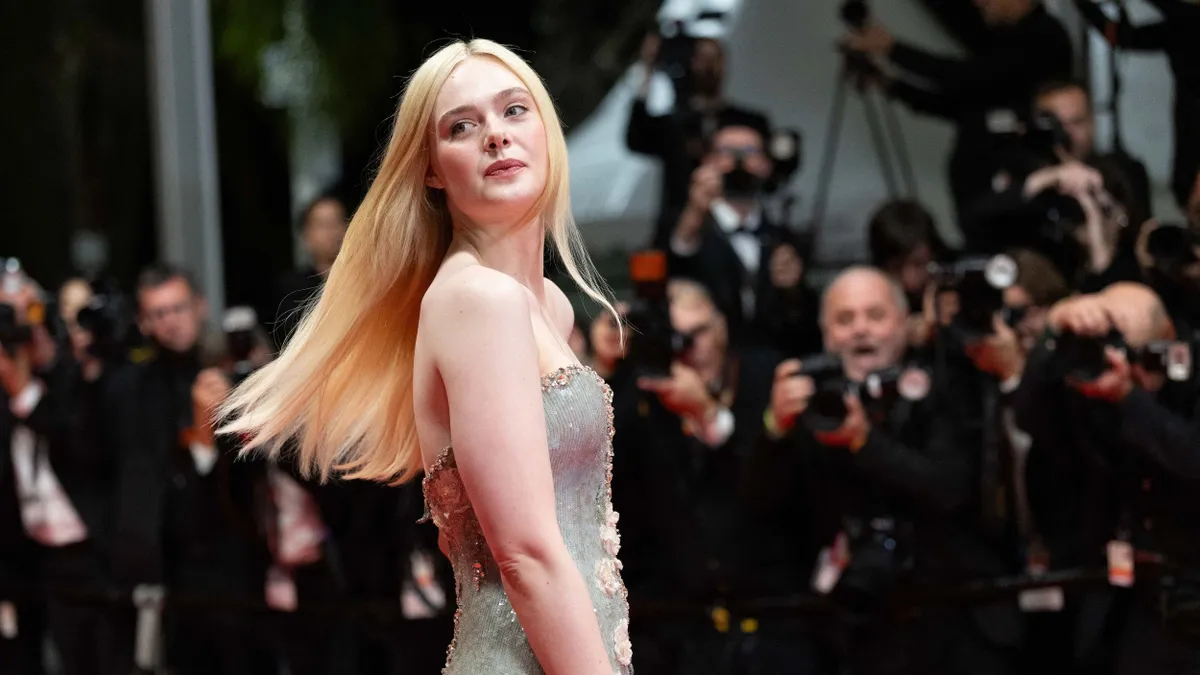 Elle Fanning letarolta Cannes-t az új filmjével és Chanel ruhájával
