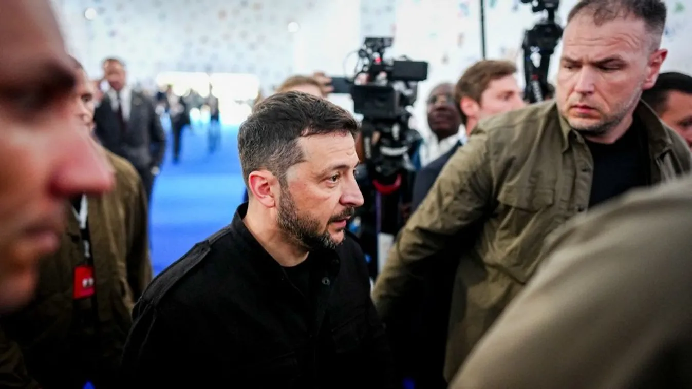 16 May 2025, Albania, Tirana: Volodymyr Zelensky (M), President of Ukraine, attends a meeting on the sidelines of the European Political Community summit with the heads of state and government of Germany, France, the UK and Poland. The format initiated by French President Macron is taking place for the sixth time. In addition to the EU states, the United Kingdom, several Balkan and Caucasus states and other European countries are also taking part. Photo: Kay Nietfeld/dpa (Photo by KAY NIETFELD / DPA / dpa Picture-Alliance via AFP)