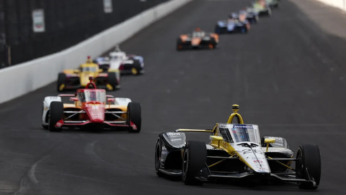 Horrorbaleset és csoda történt az Indy 500 időmérőjén – videó