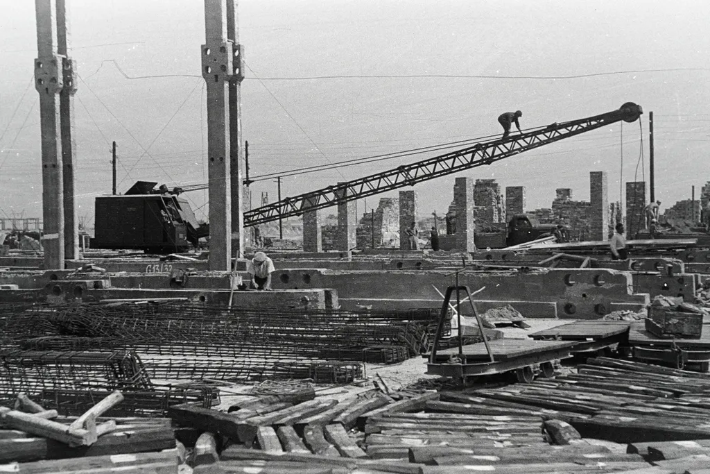 Magyarország, Dunaújváros építése, 1950