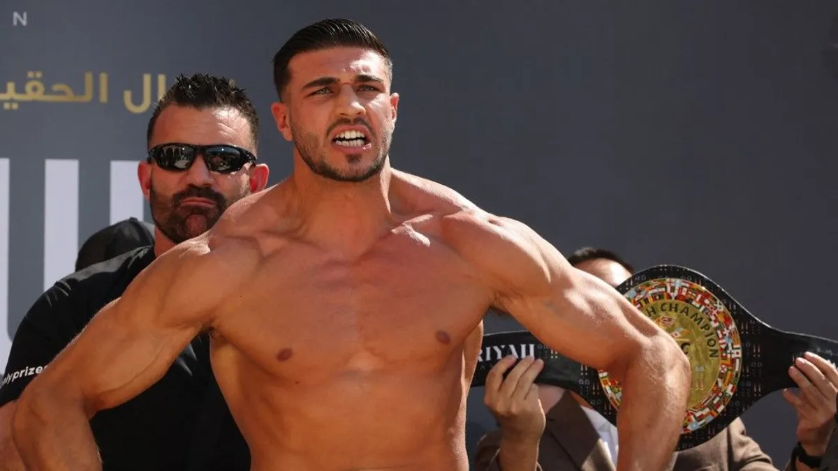 Folyt a vér Budapesten, brutális meccsen tért vissza Tommy Fury