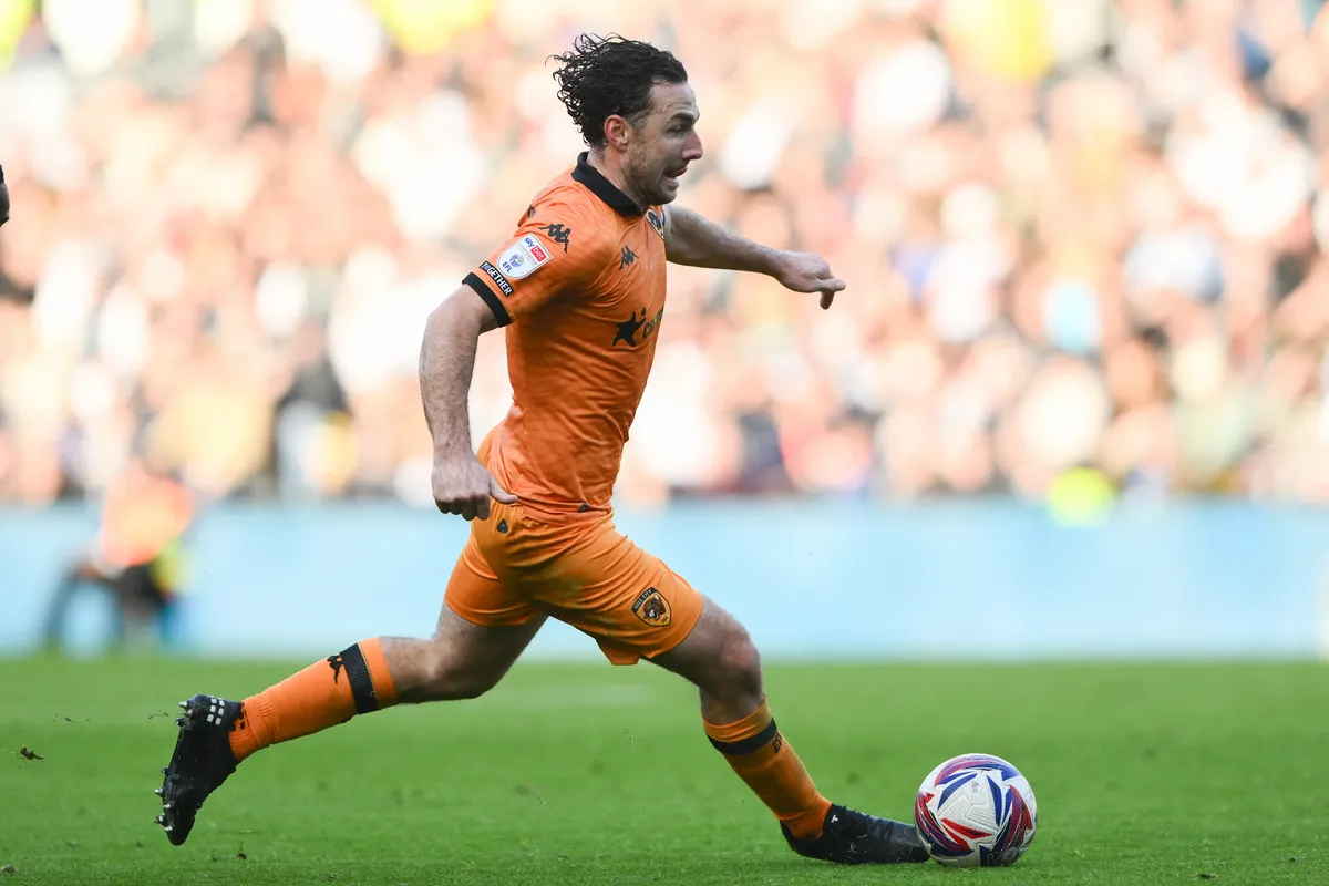 verekedés, Lewie Coyle of Hull City is in action during the Sky Bet Championship match between Derby County and Hull City at Pride Park in Derby, England, on October 26, 2024. (Photo by MI News/NurPhoto) (Photo by MI News / NurPhoto / NurPhoto via AFP)