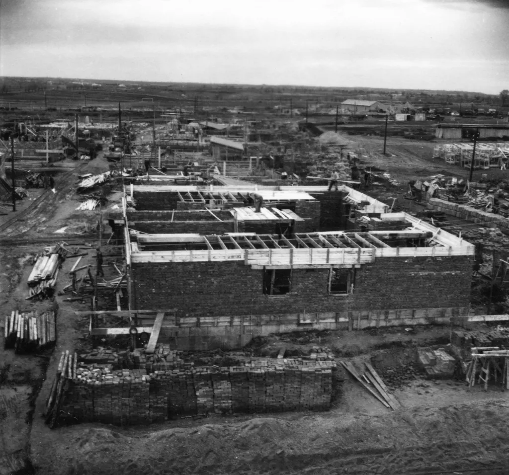 Magyarország, Dunaújváros építése, 1950