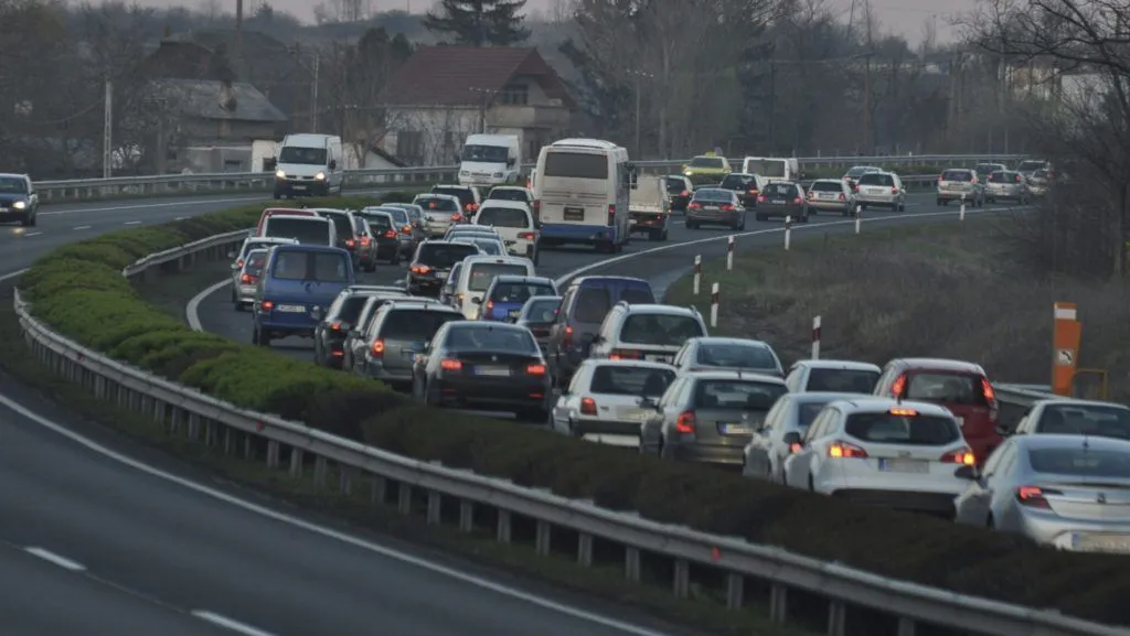 Újra kilométeres a torlódás az M3-ason