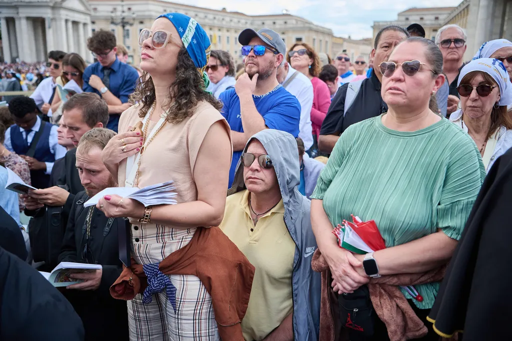 XIV. Leó pápa megkezdi péteri szolgálatát, XIV.Leópápa, 2025.05.18.