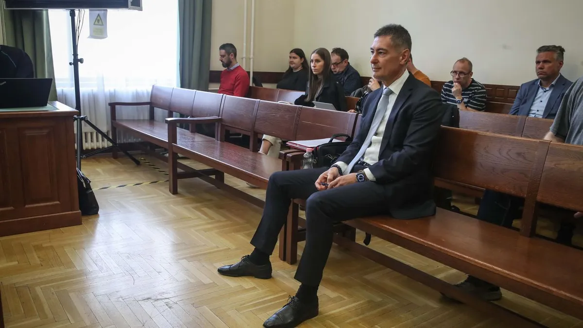Horváth Csaba néha „unalomból” találkozott a zuglói parkolás főnökével, de tagadja a kenőpénz átvételét