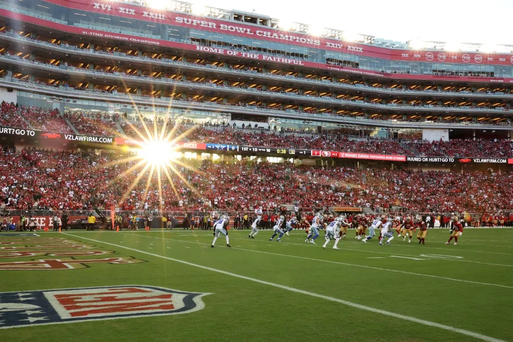 SANTA CLARA, CALIFORNIA - OCTOBER 08: A general view during the second quarter of a game between the San Francisco 49ers and the Dallas Cowboys at Levi's Stadium on October 08, 2023 in Santa Clara, California.   Ezra Shaw/Getty Images/AFP (Photo by EZRA SHAW / GETTY IMAGES NORTH AMERICA / Getty Images via AFP), rekorder