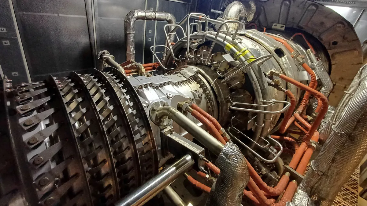20 ezer óbudai lakásnak duruzsol az új gázturbina – látványos videó