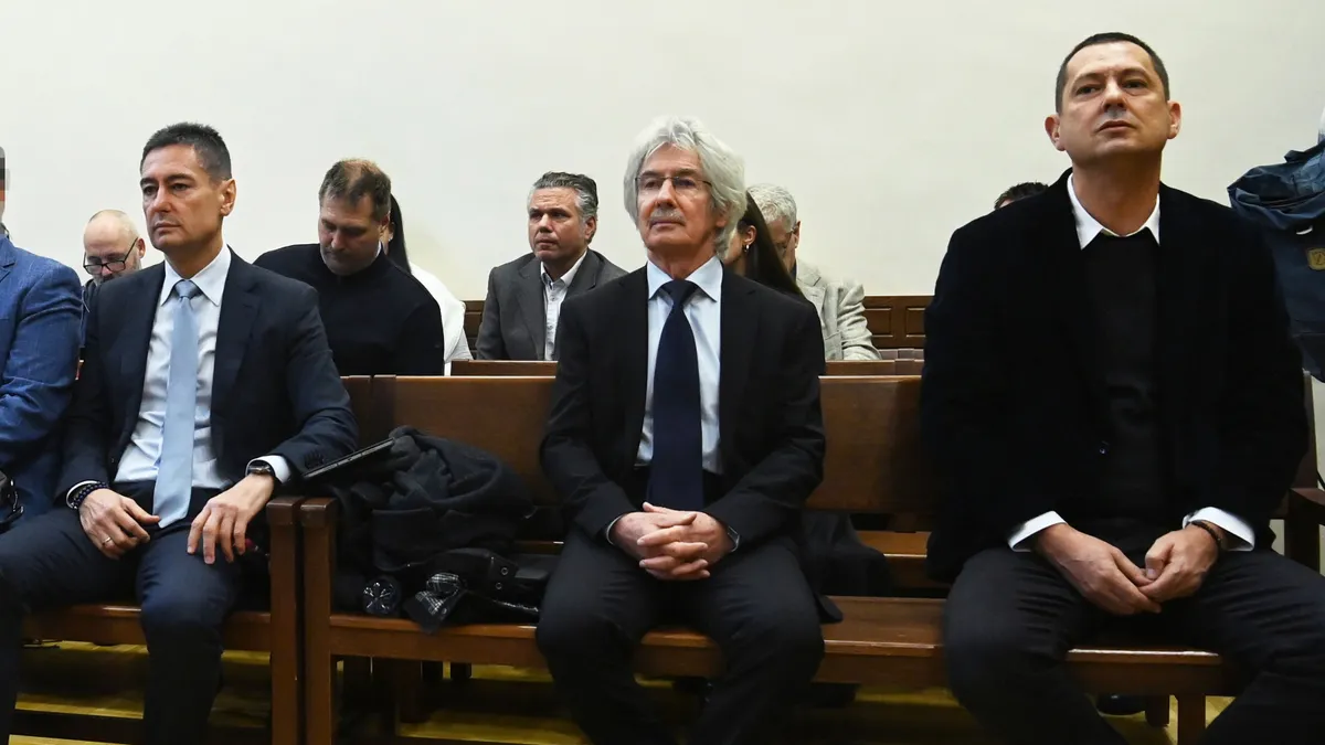 Zuglói korrupciós botrány: Fuzik Zsolt rendszeresen beszámolt a kenőpénzekről