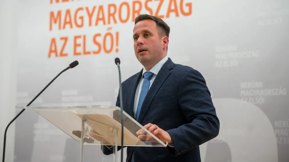 Dömötör Csaba élesen bírálta Marta Kos kijelentését