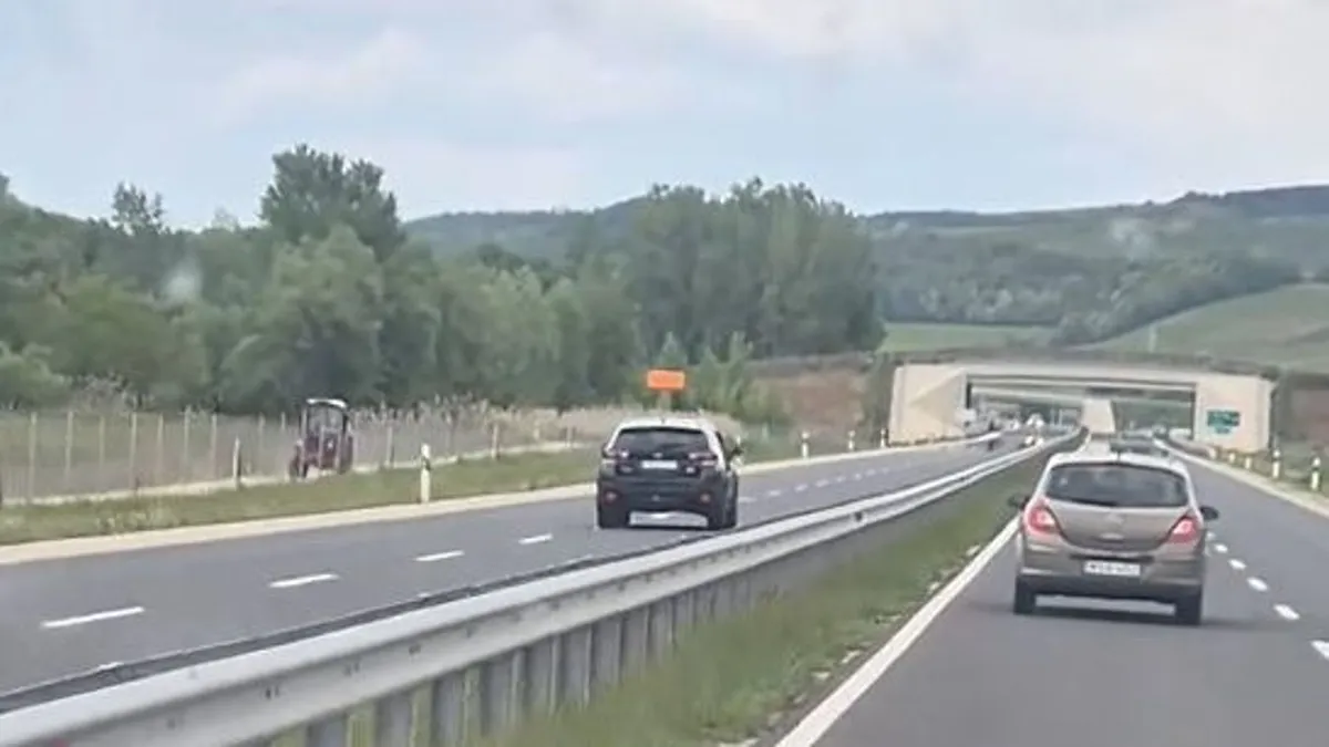 Döbbenet, több mint 130 kilométer/órával ment szembe a forgalommal egy autó - videó